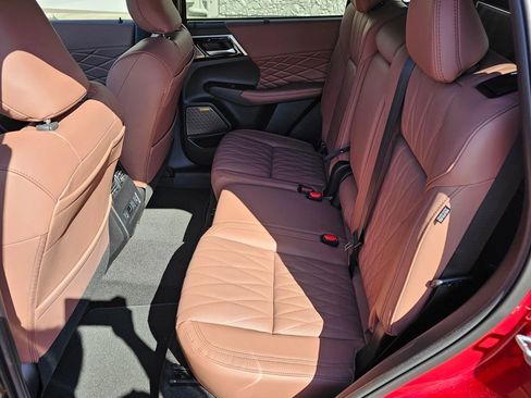 New 2025 Mitsubishi Outlander SEL image 5