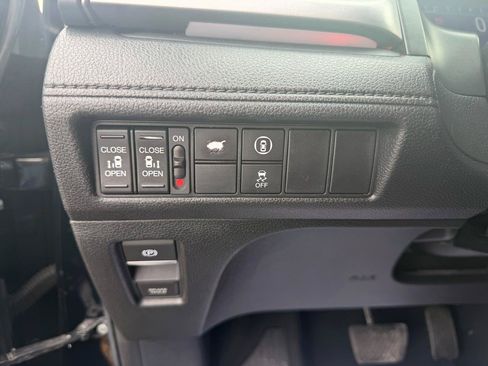 Used 2023 Honda Odyssey Sport image 18