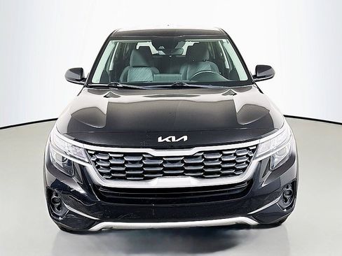 Used 2023 Kia Seltos LX AWD/4WD image 2