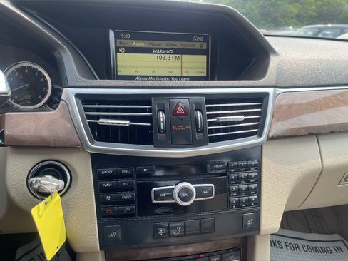 Used 2011 Mercedes-Benz E 350 4MATIC Sedan image 12