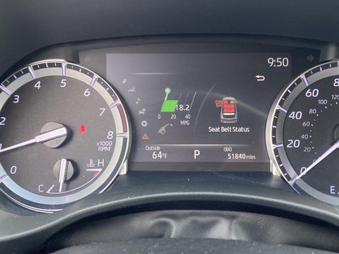 Used 2022 Toyota Highlander XLE AWD/4WD image 14