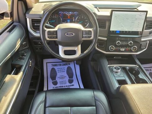 Used 2024 Ford Expedition XLT image 8