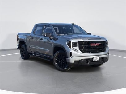 Used 2025 GMC Sierra 1500 Pro w/ Graphite Edition