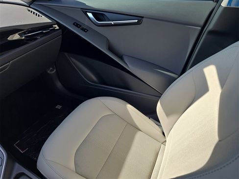 New 2026 Kia Niro EX image 16