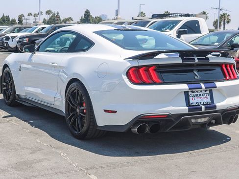 Used 2022 Ford Mustang Shelby GT500 w/ Technology Package RWD image 7