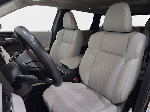 Used 2024 Mitsubishi Outlander SEL image 18