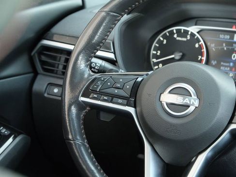 Used 2023 Nissan Altima 2.0 SR FWD image 12