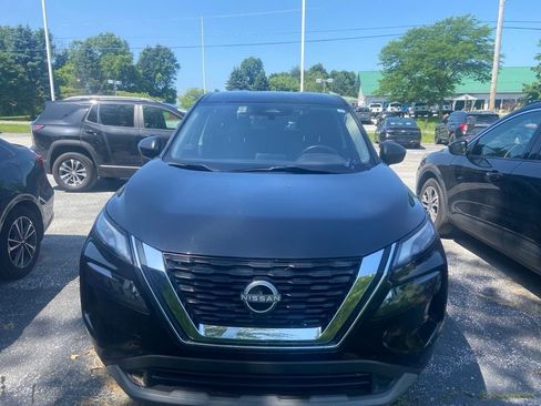 Used 2023 Nissan Rogue S AWD/4WD image 2
