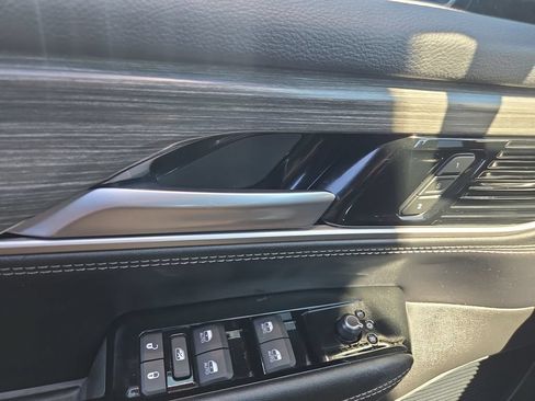 Used 2024 Jeep Wagoneer Series II AWD/4WD image 23