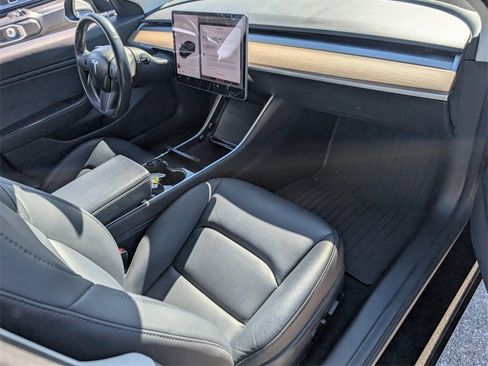 Used 2019 Tesla Model 3 Standard Range Plus image 16