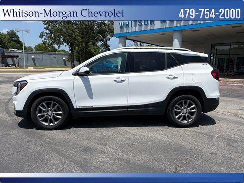 Used 2022 GMC Terrain SLT w/ Infotainment Package II FWD image 8