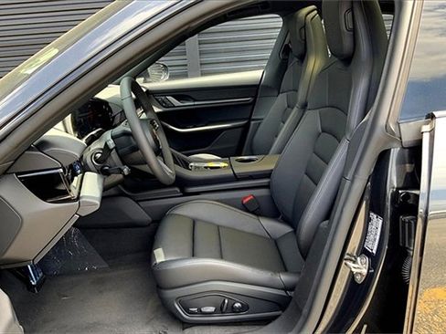 New 2025 Porsche Taycan image 5