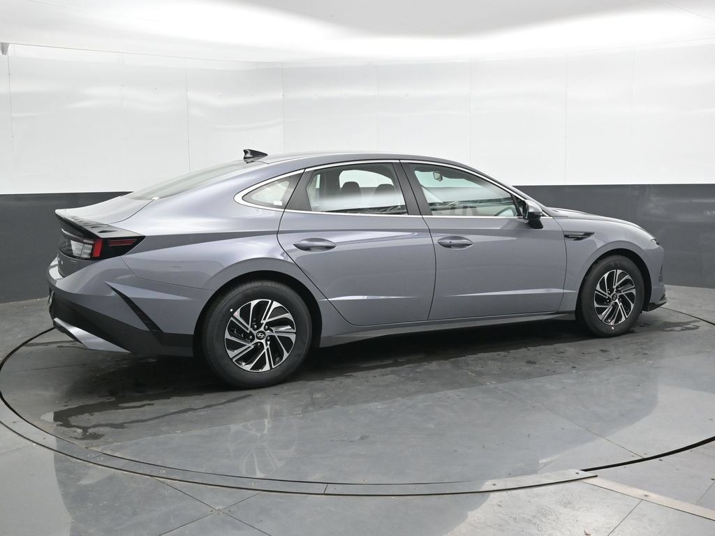 New 2026 Hyundai Sonata Blue FWD image 2