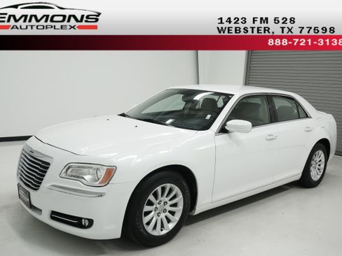 Used 2013 Chrysler 300 w/ Driver Convenience Group image 1