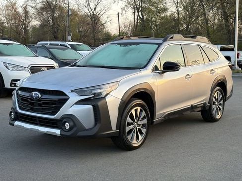 Used 2023 Subaru Outback Limited AWD/4WD image 7