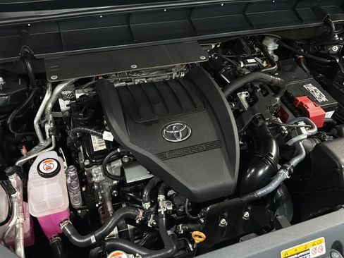 Used 2024 Toyota Highlander Platinum AWD/4WD image 42