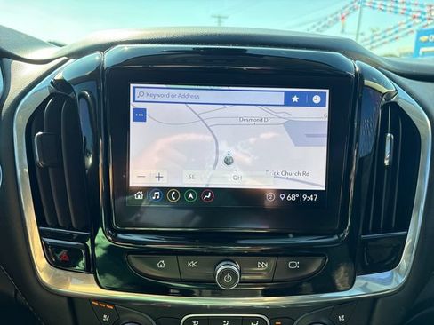 Used 2020 Chevrolet Traverse Premier w/ Redline Edition AWD/4WD image 14