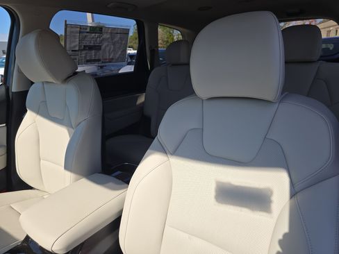 New 2025 Kia Telluride S image 24