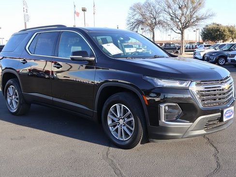 Used 2023 Chevrolet Traverse LT image 11
