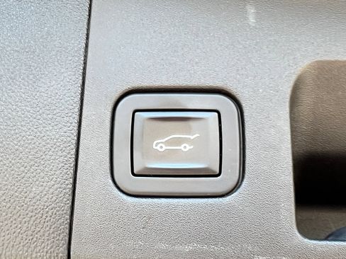 Certified 2018 Cadillac XT5 FWD image 36