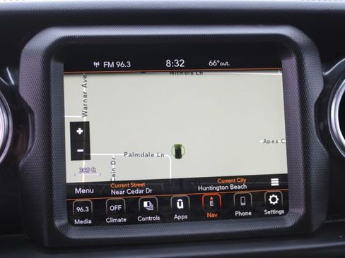 Used 2022 Jeep Wrangler Unlimited Sahara AWD/4WD image 30