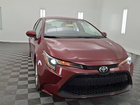 Used 2022 Toyota Corolla LE image 7