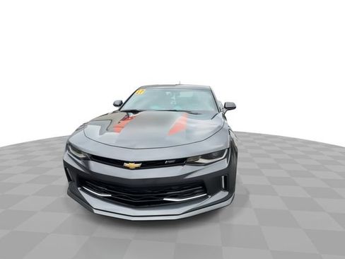 Used 2017 Chevrolet Camaro LT RWD image 3