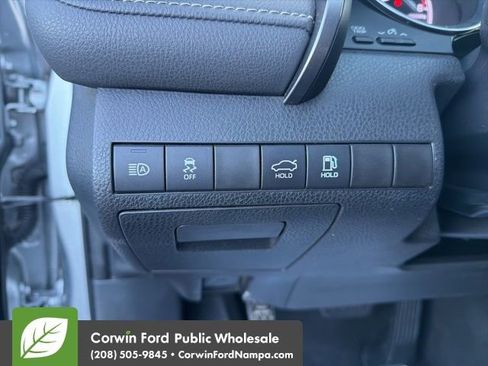 Used 2019 Toyota Camry SE image 14