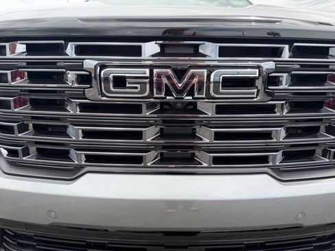Used 2026 GMC Acadia Denali Ultimate AWD/4WD image 7