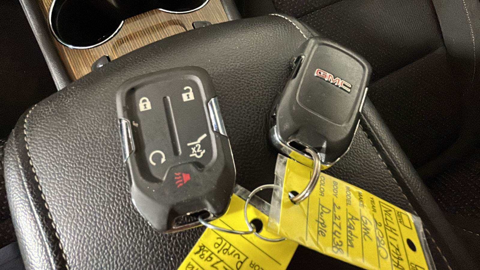 Used 2020 GMC Acadia SLE w/ Driver Convenience Package FWD image 26