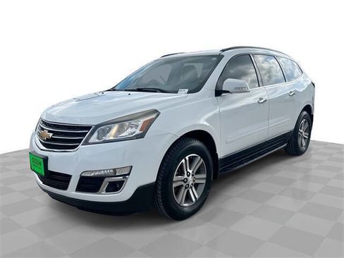 Used 2017 Chevrolet Traverse LT image 1