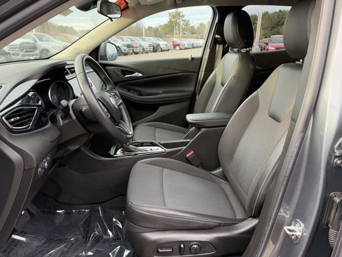 Used 2022 Buick Encore GX Select w/ Sport Touring Package image 12