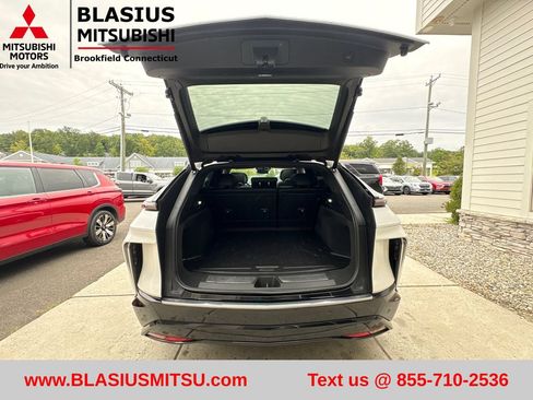 Used 2024 Cadillac Lyriq Luxury AWD/4WD image 57