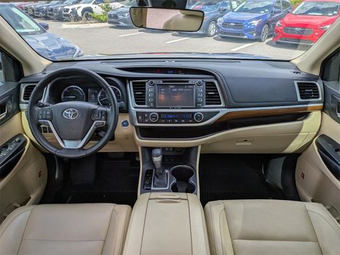 Used 2019 Toyota Highlander Limited image 15
