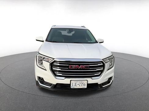 Used 2024 GMC Terrain SLT image 3