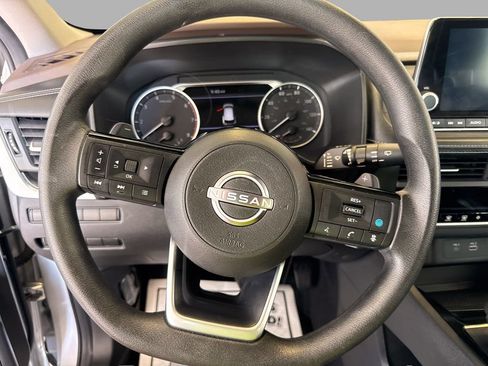 Used 2023 Nissan Rogue SV AWD/4WD image 14