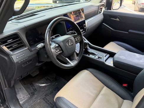 Used 2024 Lexus GX 550 AWD/4WD image 22