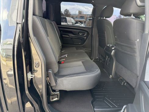 Used 2018 Nissan Titan SV w/ SV Convenience Package image 31