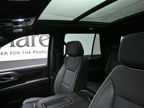 Used 2024 Chevrolet Tahoe Premier image 17