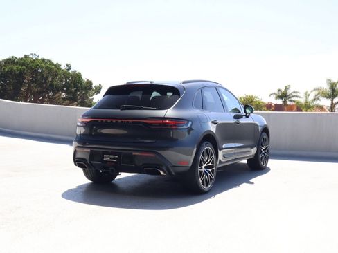 Certified 2024 Porsche Macan AWD/4WD image 9