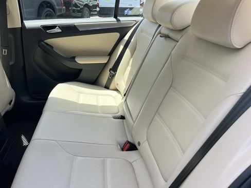 Used 2018 Volkswagen Jetta SE FWD image 24