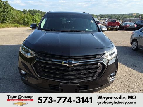 Used 2018 Chevrolet Traverse RS FWD image 2