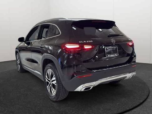 Used 2025 Mercedes-Benz GLA 250 4MATIC image 5