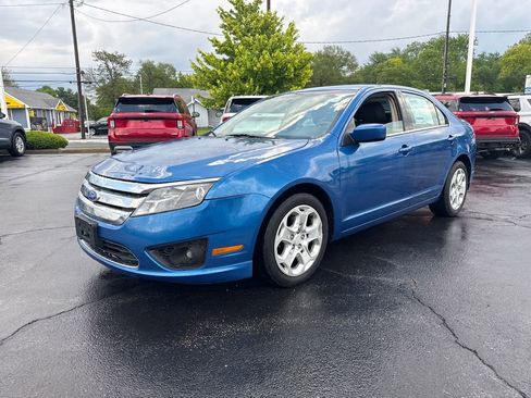 Used 2011 Ford Fusion SE FWD image 2