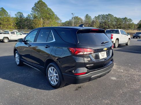 New 2022 Chevrolet Equinox LT w/ Driver Convenience Package FWD image 3