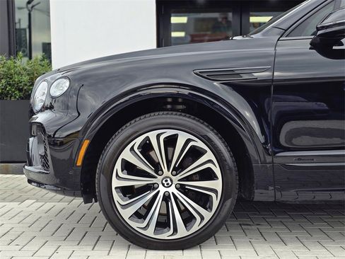 Used 2023 Bentley Bentayga Extended Wheelbase image 6