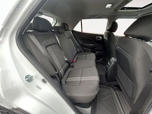 Certified 2024 Hyundai Venue SEL image 11