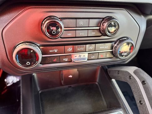 Used 2024 Ford Bronco Outer Banks image 36