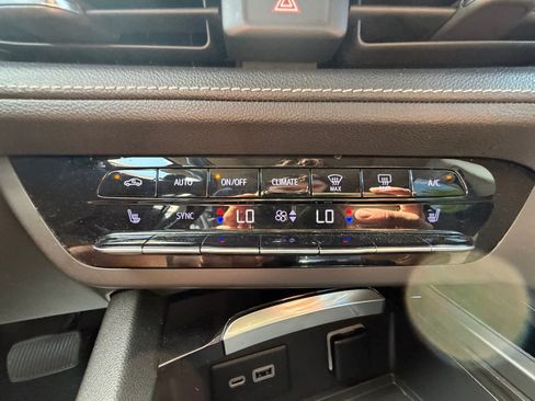 Used 2021 Buick Envision Essence w/ Sport Touring Package AWD/4WD image 37