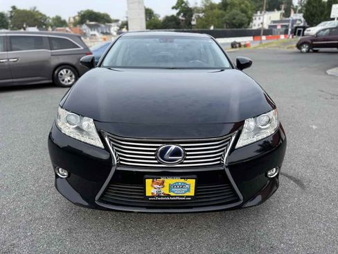 Used 2015 Lexus ES 300h Hybrid image 2